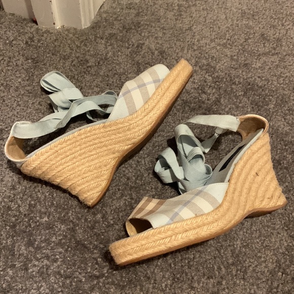🌸🌺💕 BURBERRY ESPADRILLES (Made in Spain) - Picture 2 of 16